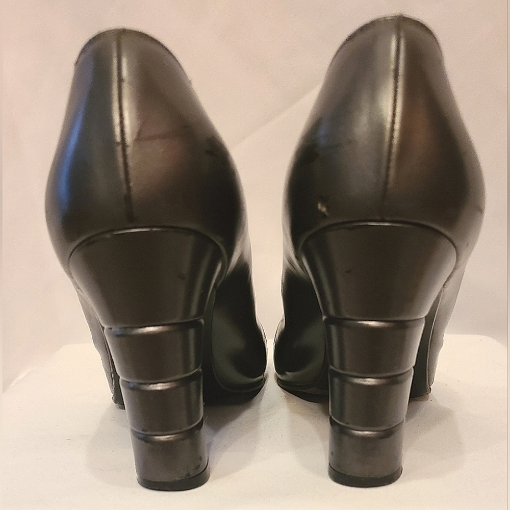 Salvatore Ferragamo Vintage Gunmetal Leather Pumps